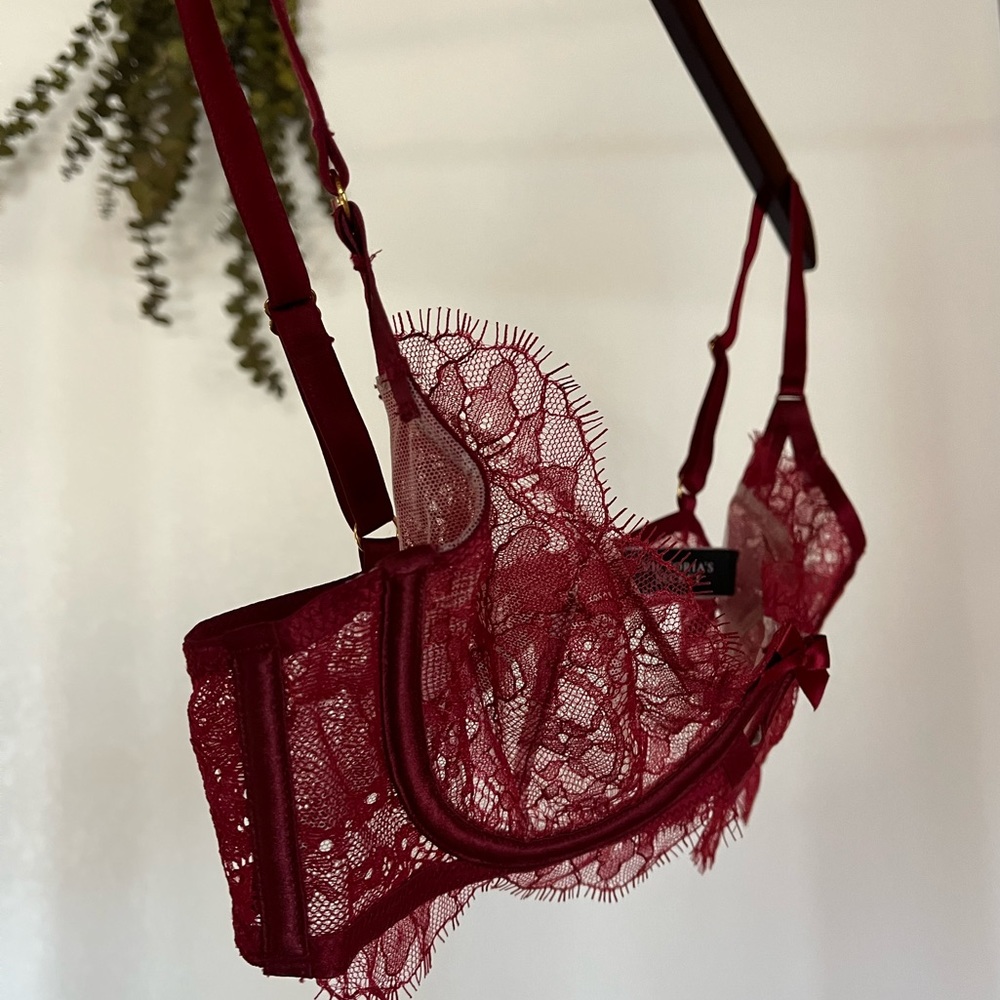 Victoria’s Secret Very Sexy Unlined Demi Bra